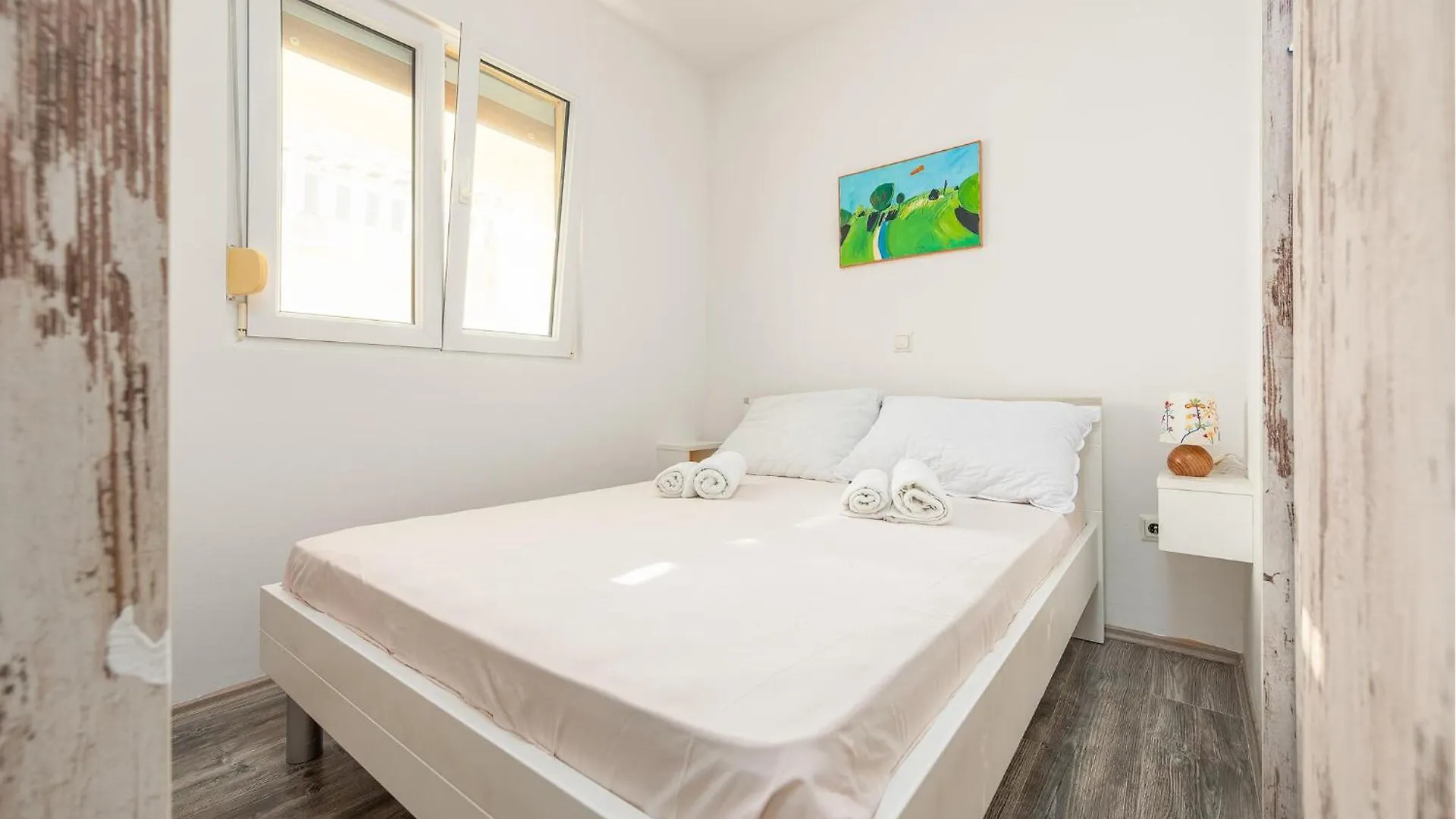 2 Bedroom Gorgeous Apartment In Petrcane