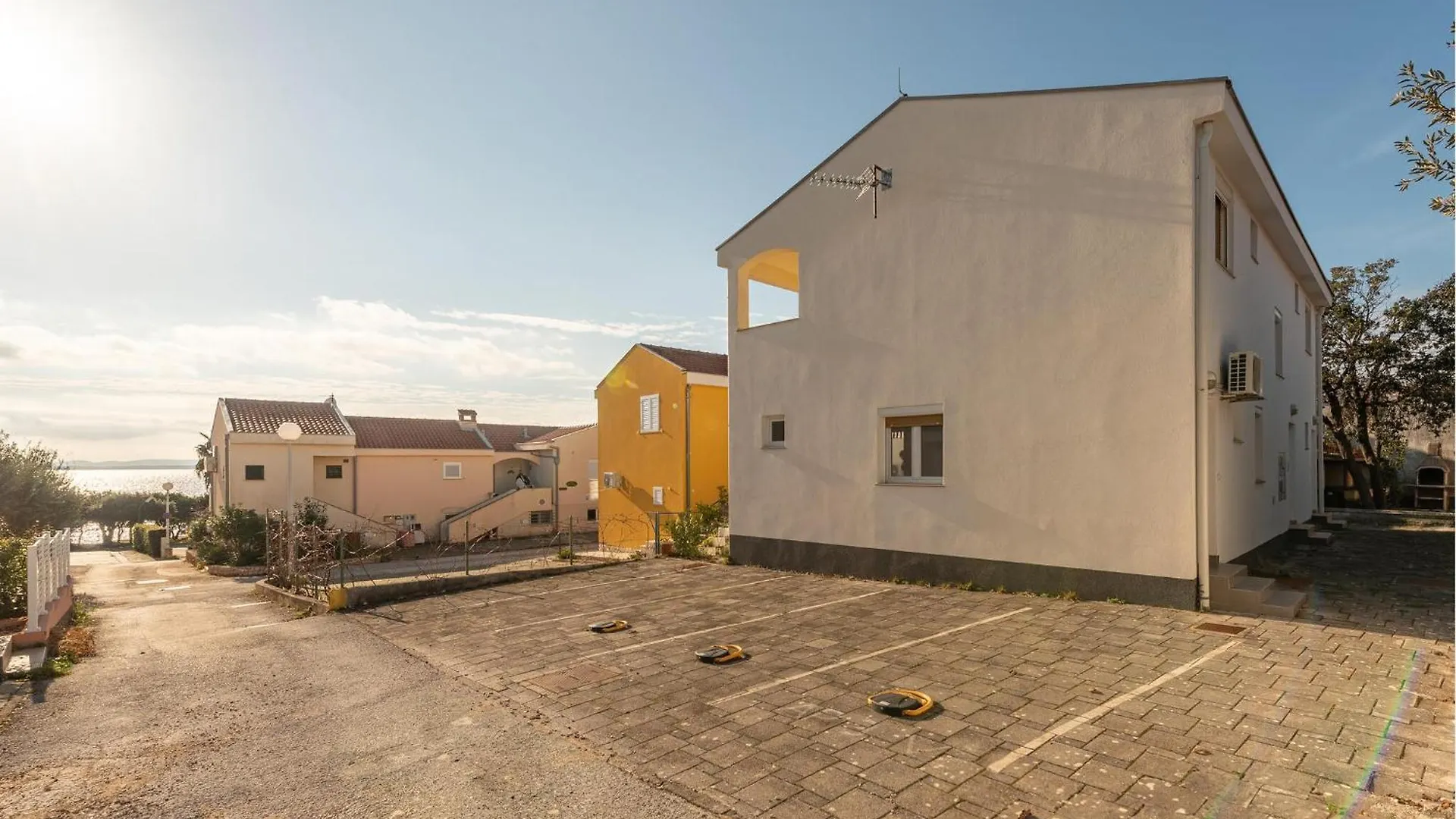 2 Bedroom Gorgeous Apartment In Petrcane Croatia