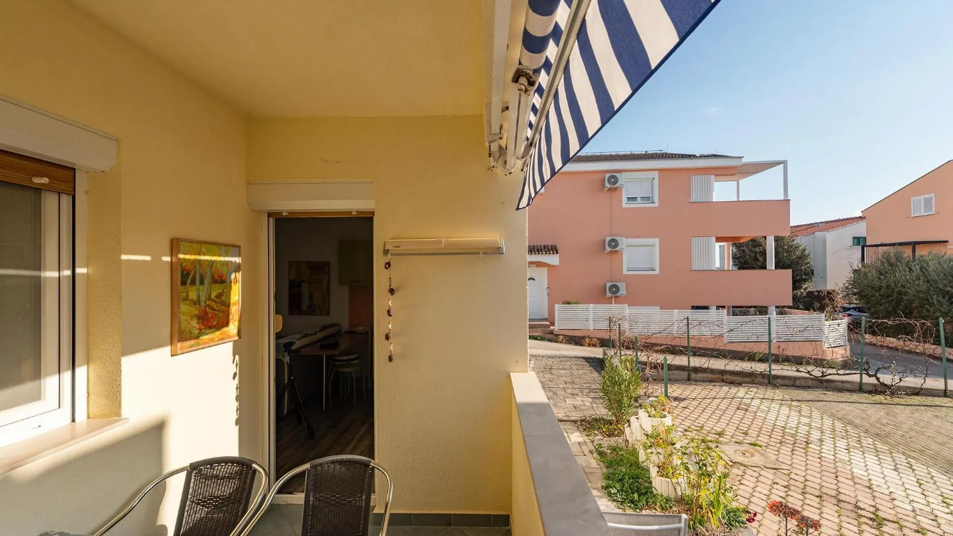 2 Bedroom Gorgeous Apartment In Petrcane