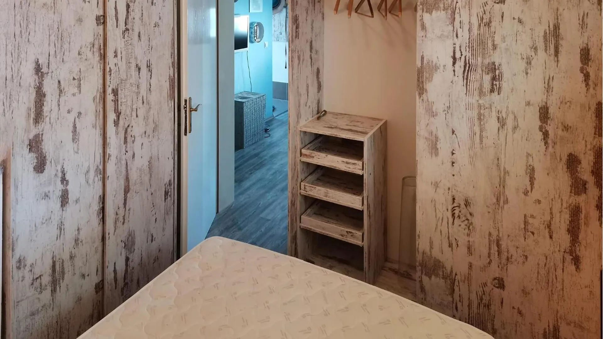 2 Bedroom Gorgeous Apartment In Petrcane